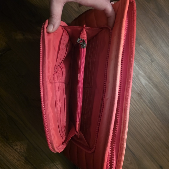 NWT THINK ROYLN Pink Ombre Quilted Crossbody Bag Set - Picture 5 of 8